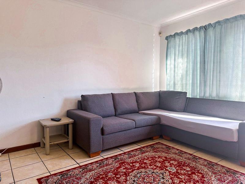 2 Bedroom Property for Sale in Oakglen Western Cape